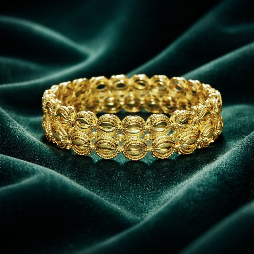 Gold-plated bracelet with circles.