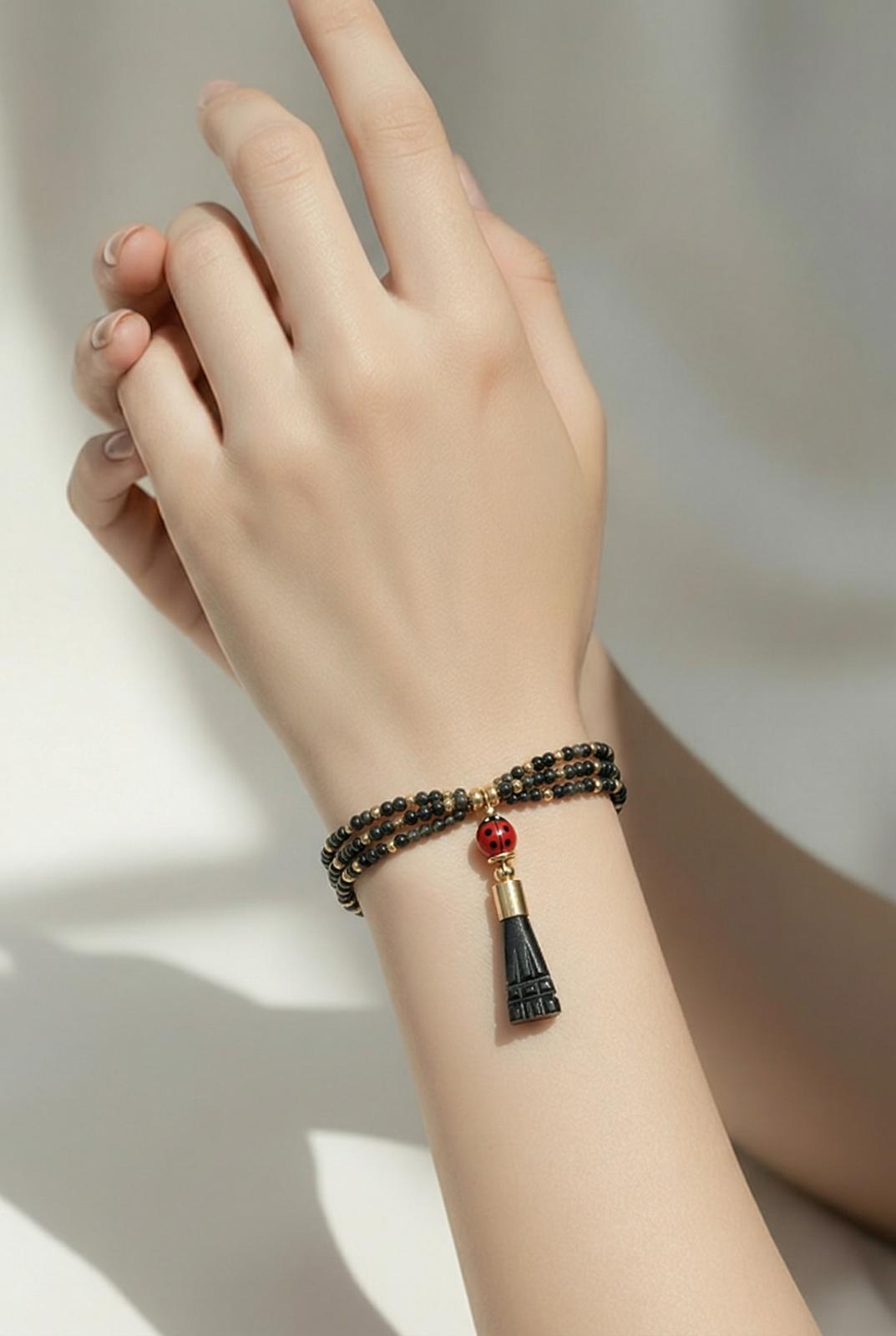 Azabache Hand Pendant